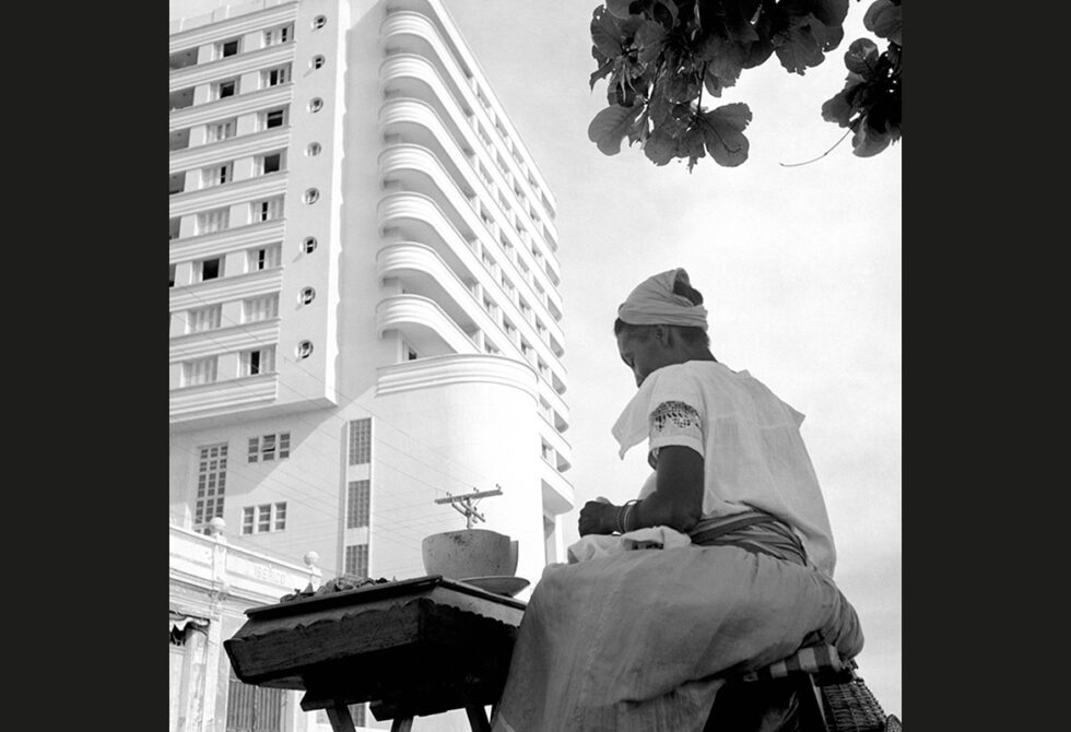 Baiana de acarajé na Barra, década de 1940
